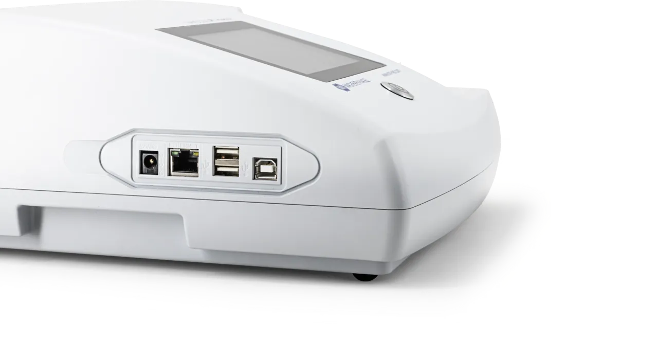 Conexiunile laterale de alimentare, LAN și USB ale spectrofotometrului NANOCOLOR Advance