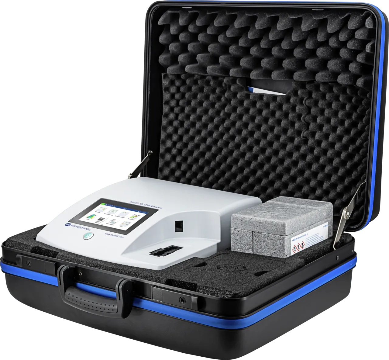 Spectrofotometru NANOCOLOR Advance în valiza de transport opțională